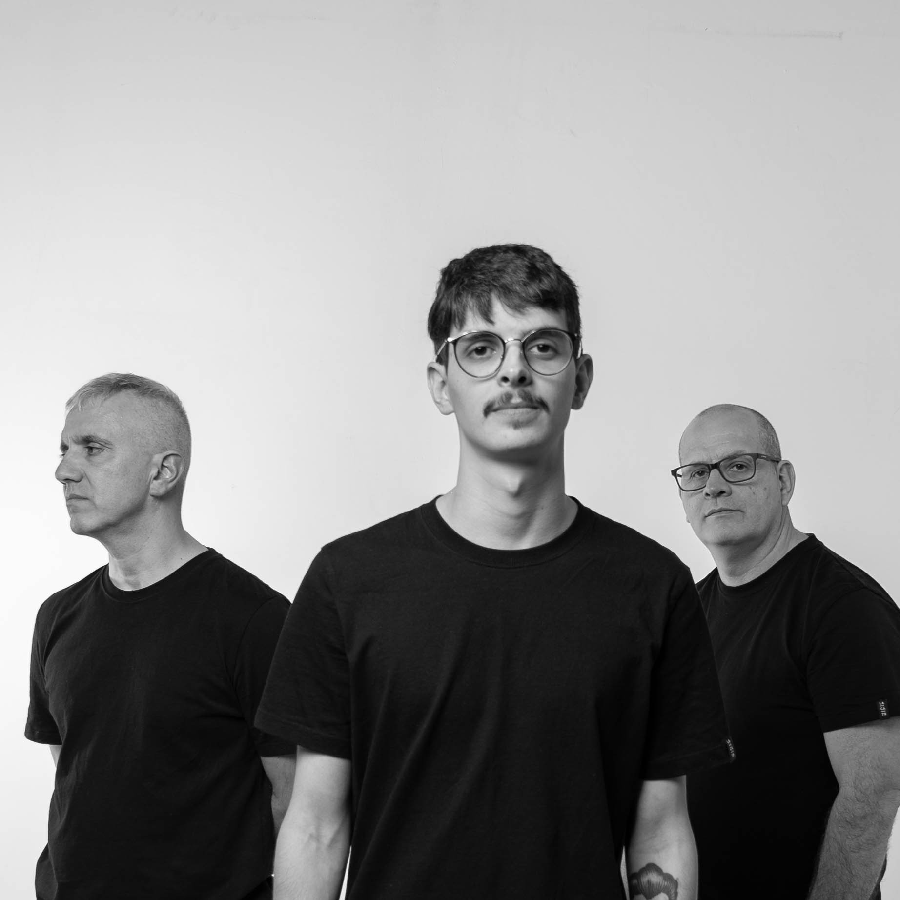 Descobertas Tribhus - Conheça a banda Velho Romeu