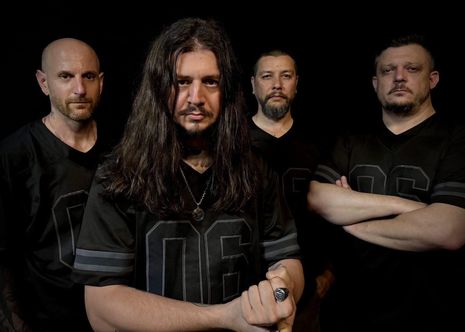 A banda DECEATES, de blackened death metal, em foto promocional